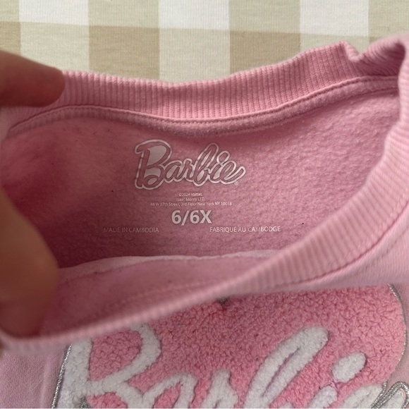 Barbie Pink Girls Kids Sweatshirt Size 6 Cotton Blend Heart Y2K Style Comfy - Picture 3 of 5